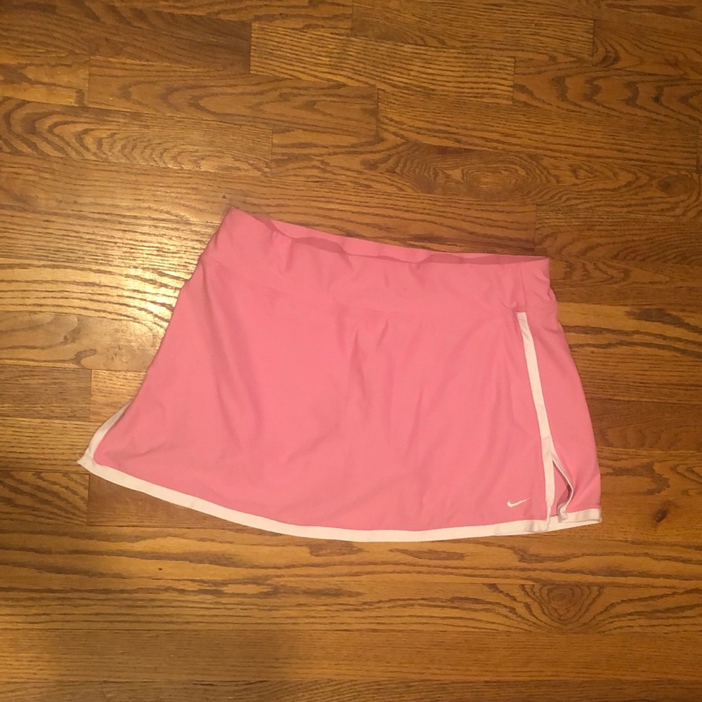 Pink/white Nike tennis skirt